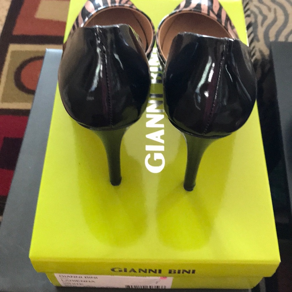 Gianni Bono Black & Brown 4” Pointed Toe Heel - Picture 6 of 7